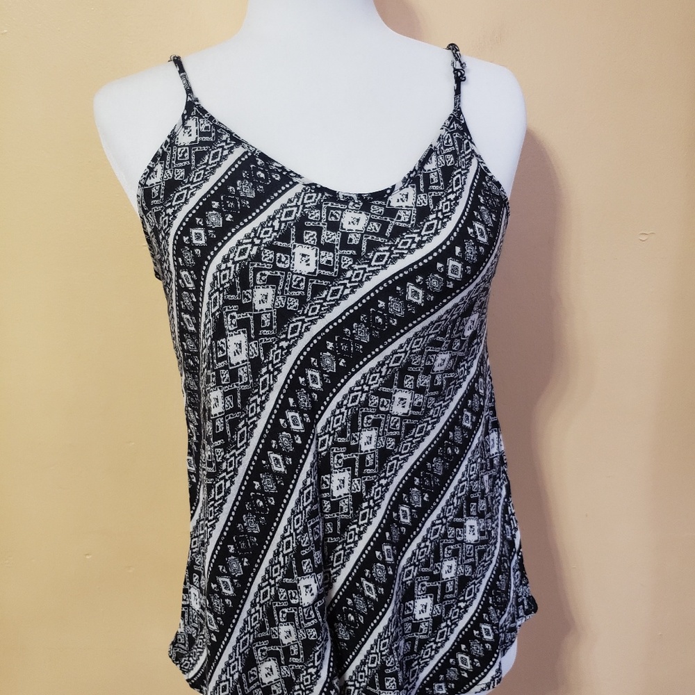 2 for $15 Black & White Tank - Size Large - Picture 5 of 5